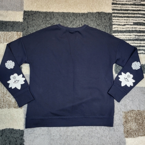 Victoria Beckham Target Navy Floral Pop Over Sweater Size Small - Picture 7 of 8